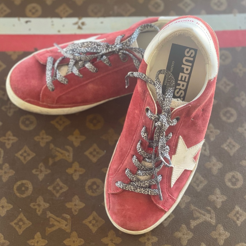 GOLDEN GOOSE
